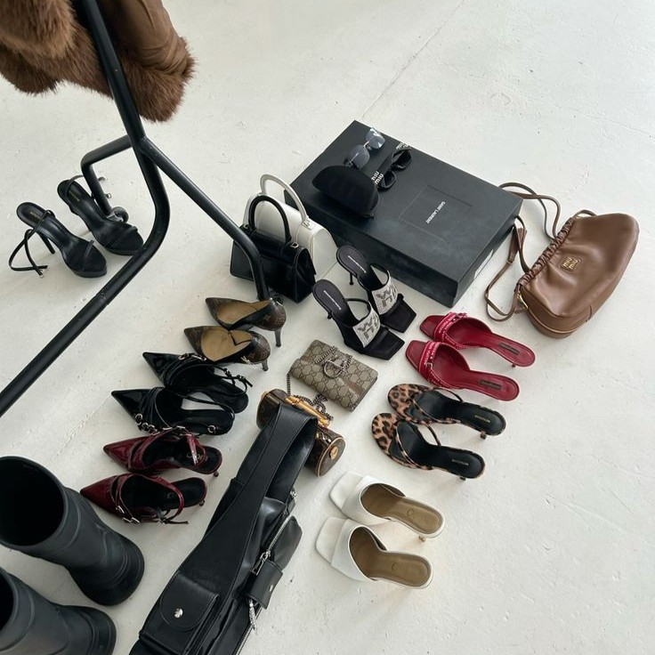 Stylish fashion shoes photo arranged on floor for modeling and styling shoot 01